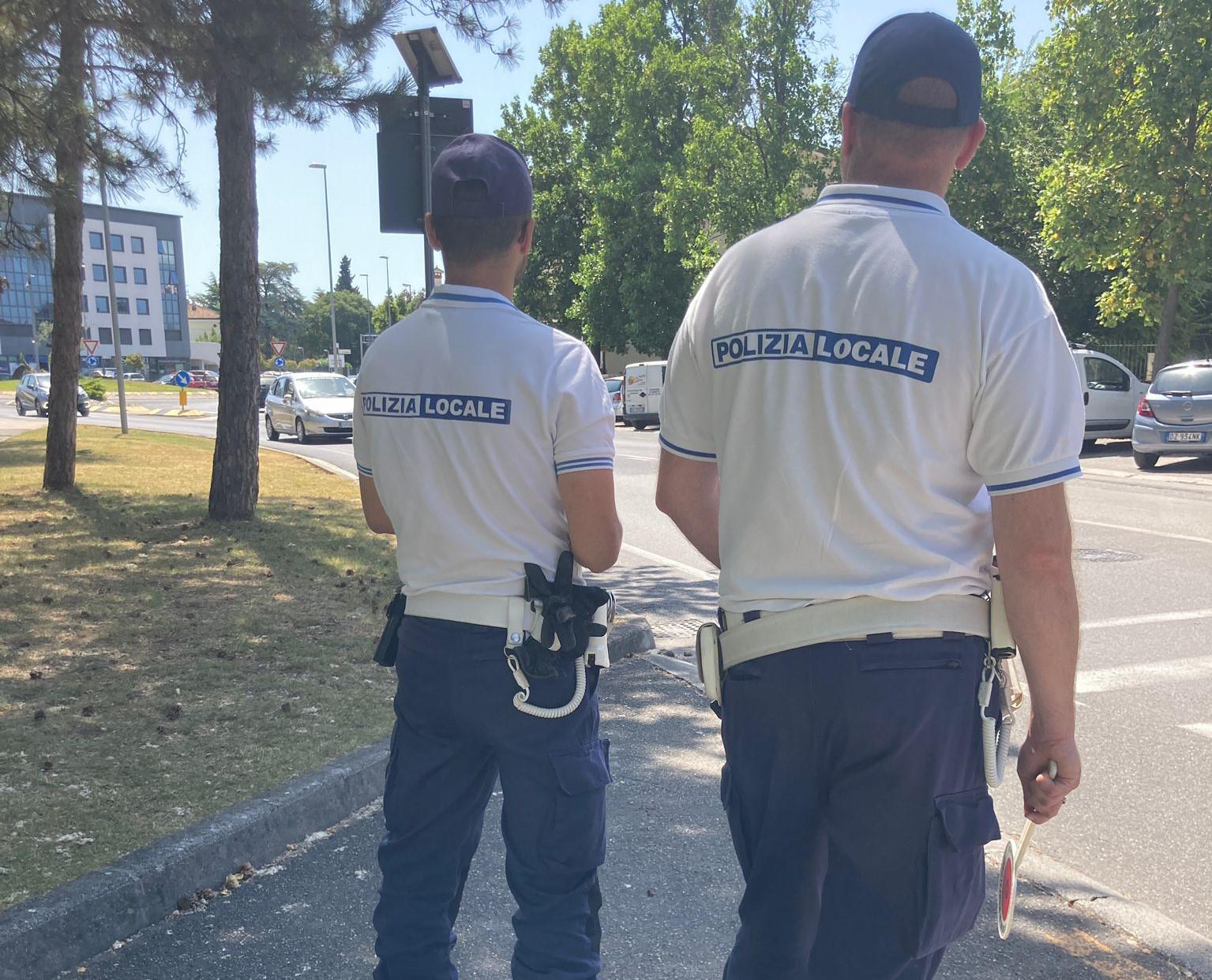 Immagine per Ubriaco e violento contro gli agenti: era irregolare in Italia. Arrestato